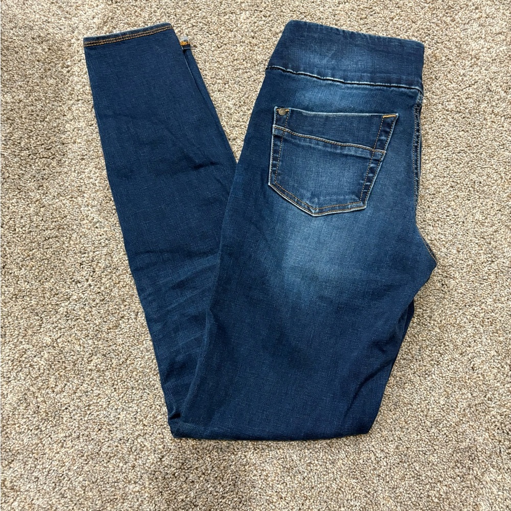 Rock and Republic Pull On Jeans 4 Long